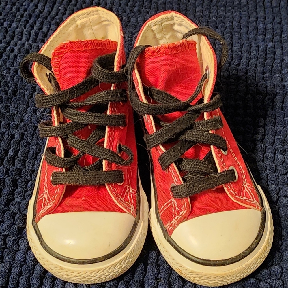 Red toddler converse